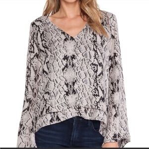 Parker Rita 100% Silk Top Snakeskin Print Tiered Flowy Blouse XS Bell Sleeve